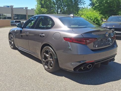 Used 2018 Alfa Romeo Giulia Quadrifoglio w/ Driver Assist Dynamic Package RWD image 6