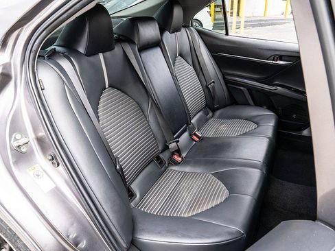 Used 2019 Toyota Camry SE w/ Convenience Package image 21