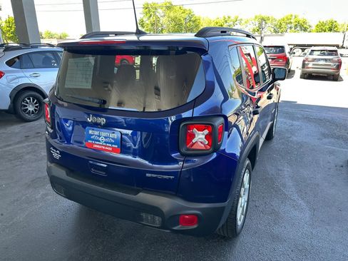 Used 2021 Jeep Renegade Sport w/ Sport Appearance Group AWD/4WD image 4