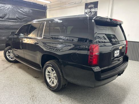 Used 2018 Chevrolet Suburban LT AWD/4WD image 4
