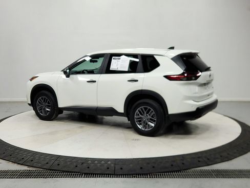 Used 2024 Nissan Rogue S AWD/4WD image 6