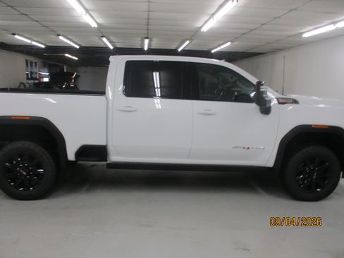 New 2026 GMC Sierra 2500 AT4 w/ AT4 Premium Plus Package AWD/4WD image 9