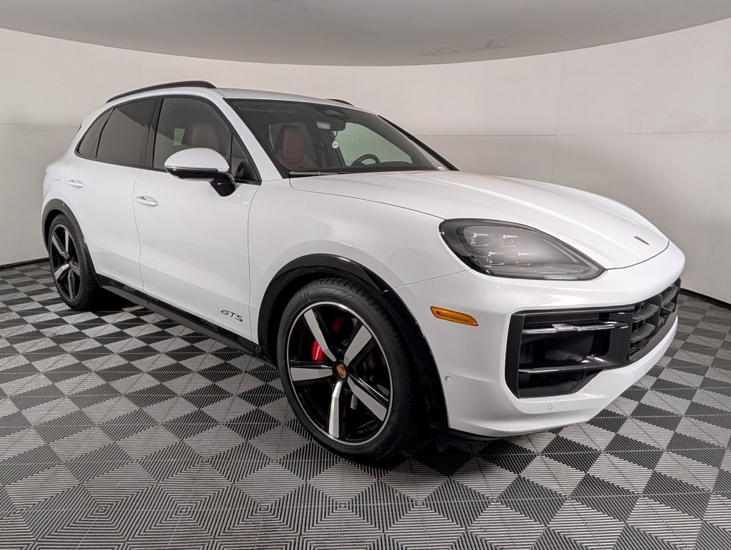 New 2026 Porsche Cayenne GTS AWD/4WD image 9