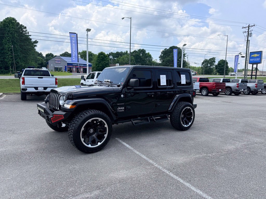 Used 2019 Jeep Wrangler Unlimited Sahara AWD/4WD image 2