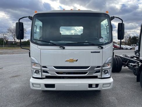 New 2025 Chevrolet Low Cab Forward image 2