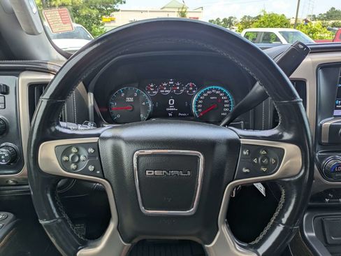 Used 2018 GMC Sierra 2500 Denali w/ Duramax Plus Package AWD/4WD image 25