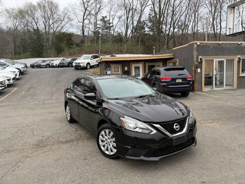 Used 2016 Nissan Sentra S image 5