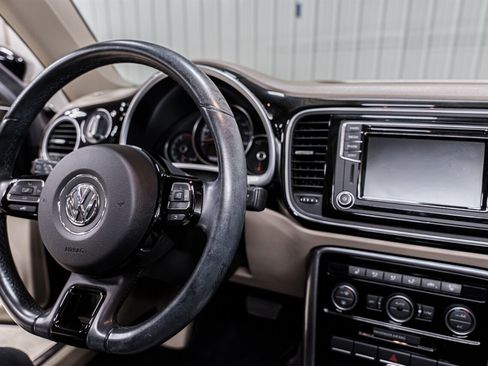 Used 2018 Volkswagen Beetle 2.0T SE image 13