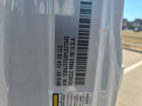 Used 2023 Jeep Gladiator Overland image 33