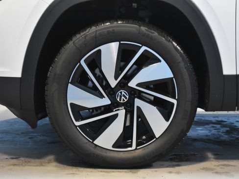 New 2026 Volkswagen Atlas SE image 19