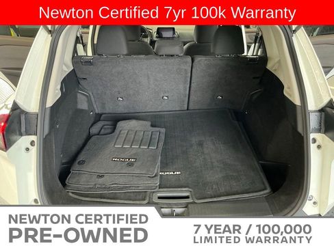 Used 2023 Nissan Rogue S FWD image 17