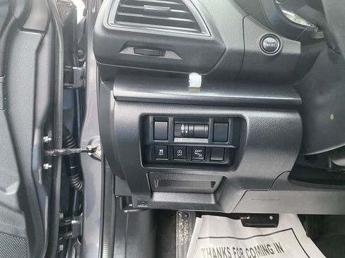 Used 2021 Subaru Crosstrek 2.5i Sport w/ Moonroof Package image 14