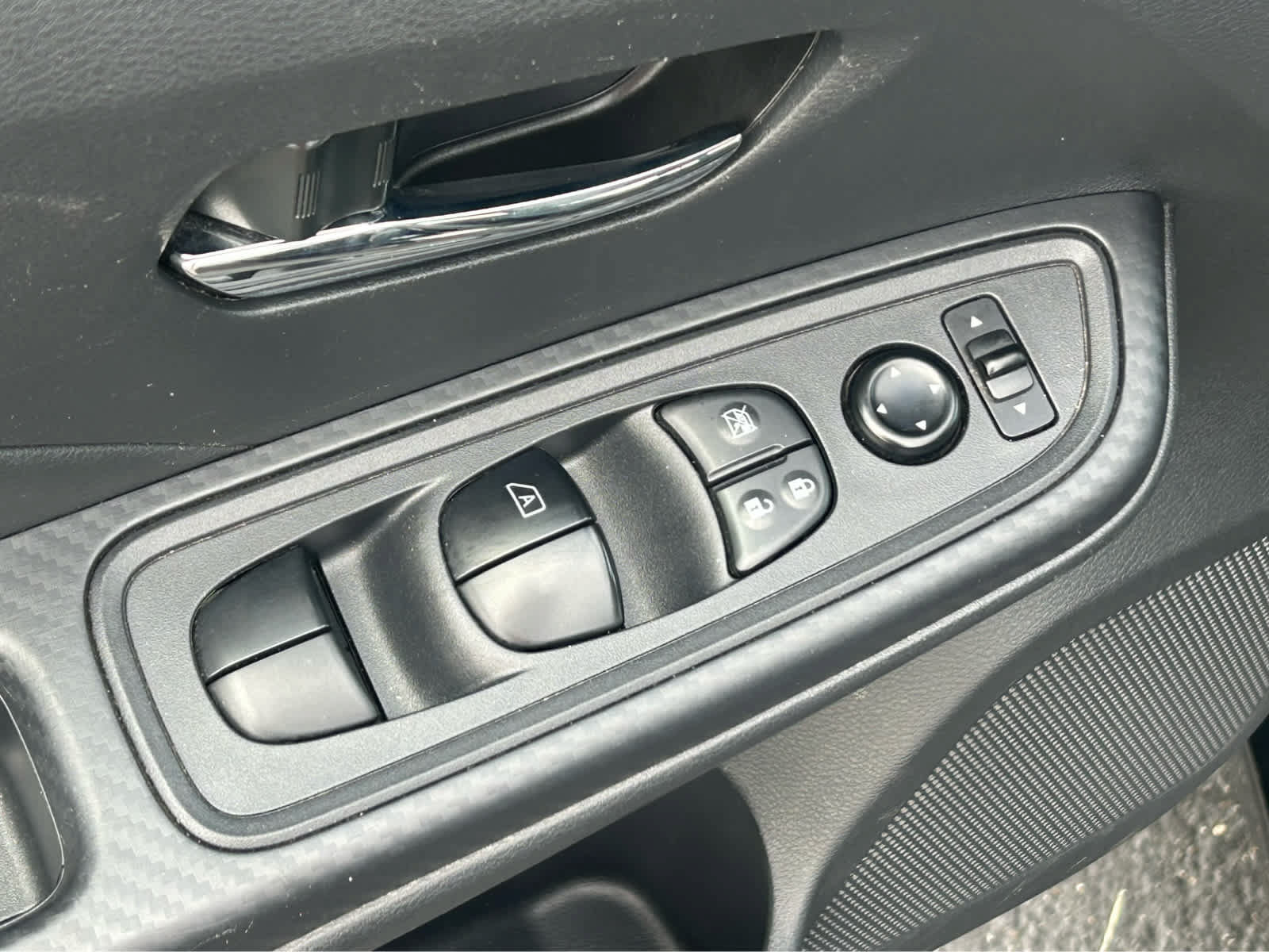 Used 2024 Nissan Versa SV FWD image 15