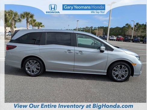 New 2026 Honda Odyssey Touring image 5