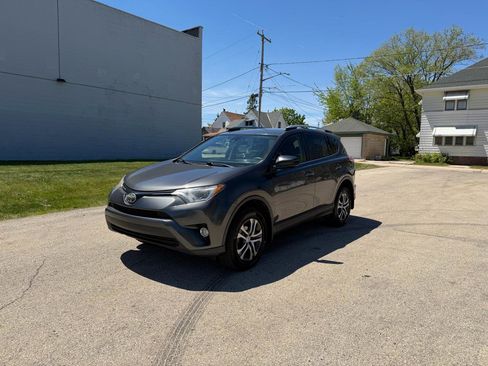 Used 2018 Toyota RAV4 LE w/ All Weather Liner Package AWD/4WD image 3
