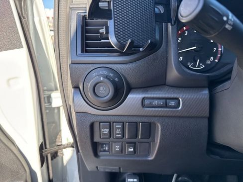 Used 2024 Nissan Titan PRO-4X w/ Pro-4x Convenience Package image 43