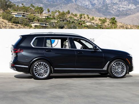 Certified 2024 BMW X7 xDrive40i w/ Executive Package AWD/4WD image 5
