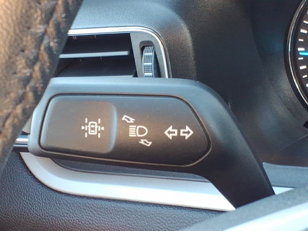Used 2023 Ford Explorer XLT w/ Equipment Group 202A AWD/4WD image 27