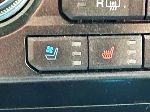 Used 2019 Ford F150 Lariat w/ Equipment Group 502A Luxury image 22