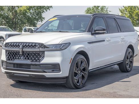 Used 2026 Lincoln Navigator L Black Label AWD/4WD image 7