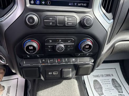 Used 2021 Chevrolet Silverado 1500 LT AWD/4WD image 16