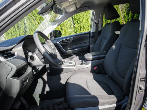 Used 2023 Toyota RAV4 LE image 16