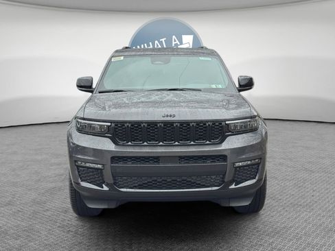 New 2025 Jeep Grand Cherokee L Limited w/ Black Appearance Package image 3