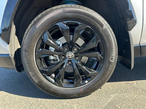 Used 2022 Toyota RAV4 XSE image 12