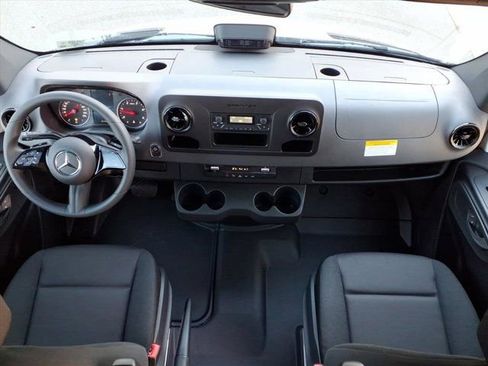 New 2025 Mercedes-Benz Sprinter 2500 image 4