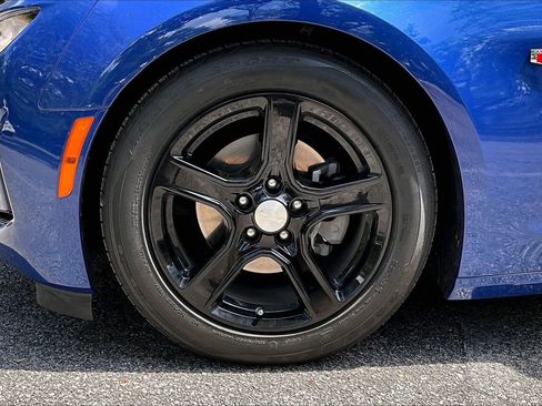 Used 2023 Chevrolet Camaro LT RWD image 30