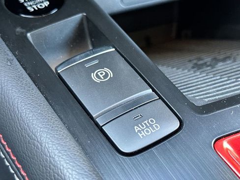 Used 2025 Nissan Kicks SR image 15