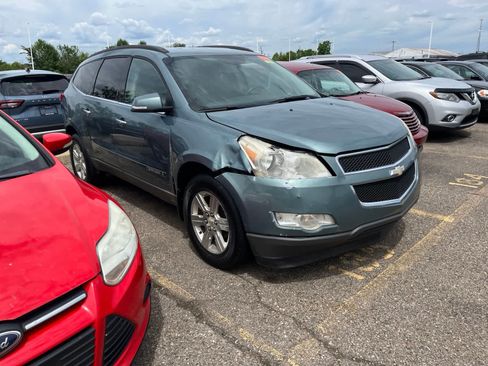 Used 2009 Chevrolet Traverse LT FWD image 19