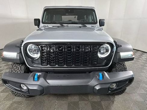 Used 2024 Jeep Wrangler Unlimited AWD/4WD image 8
