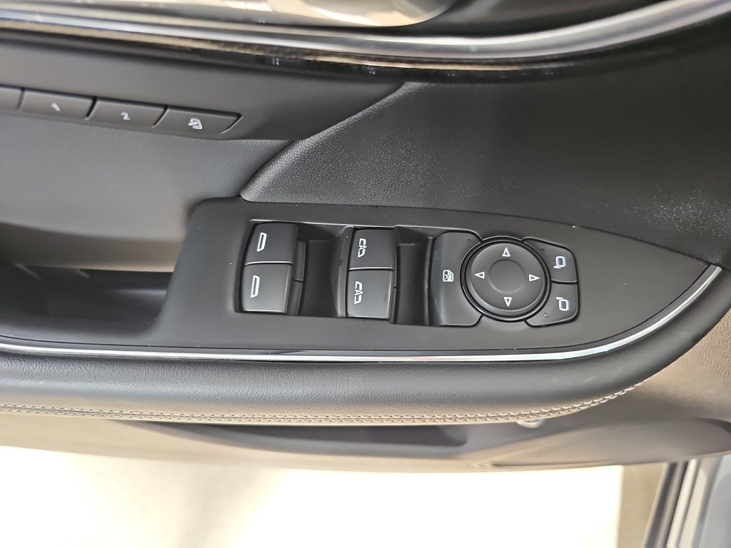Certified 2023 Buick Envision Essence w/ Sport Touring Package AWD/4WD image 33