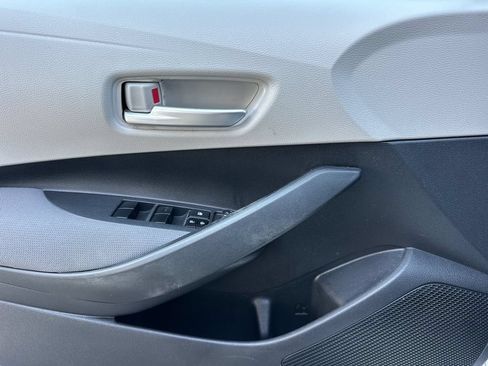 Used 2020 Toyota Corolla LE FWD image 10