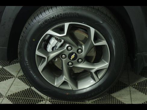 Used 2025 Chevrolet Trax LT w/ Driver Confidence Package FWD image 11