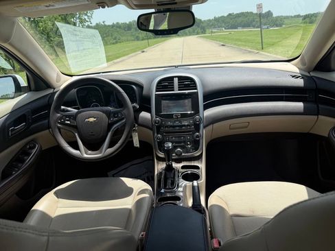 Used 2014 Chevrolet Malibu LT w/ Power Convenience Package FWD image 17