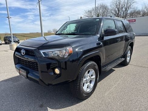 Used 2019 Toyota 4Runner SR5 image 5