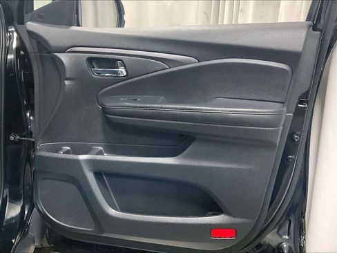 Used 2022 Honda Pilot Sport image 24