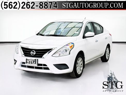 Used 2018 Nissan Versa SV FWD image 1