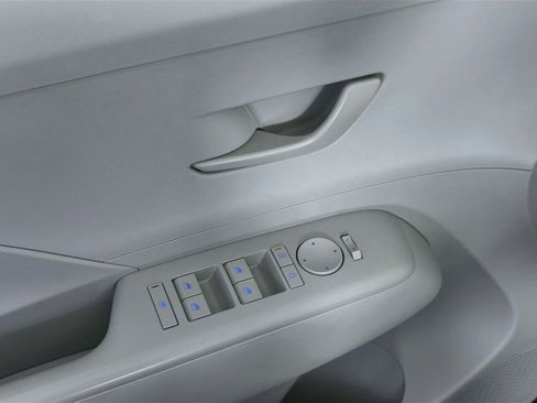 Used 2025 Hyundai Kona SEL FWD image 15