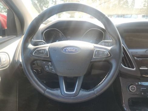 Used 2016 Ford Focus Titanium FWD image 13
