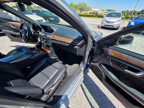 Used 2013 Mercedes-Benz E 350 4MATIC Sedan image 16