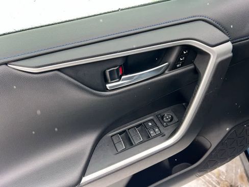 Used 2022 Toyota RAV4 XSE image 14