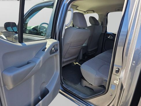 Used 2017 Nissan Frontier SV w/ SV Value Truck Package AWD/4WD image 21