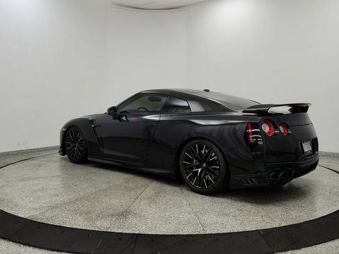 Used 2020 Nissan GT-R Premium w/ Premium Interior Package AWD/4WD image 3