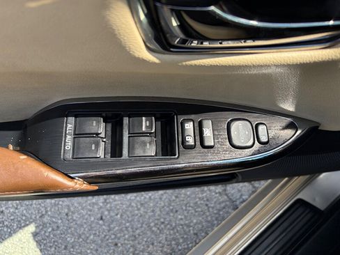 Used 2014 Toyota Avalon XLE FWD image 16