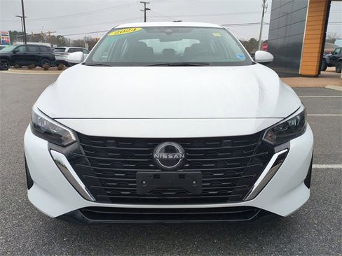 Used 2024 Nissan Sentra S image 9