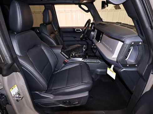 New 2026 Ford Bronco Outer Banks AWD/4WD image 16