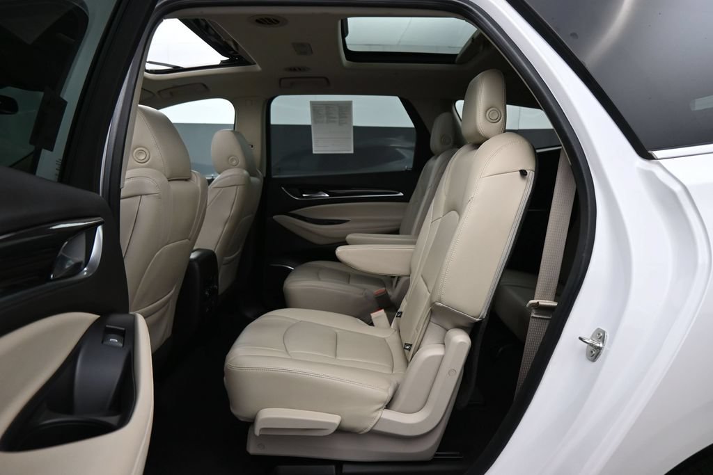 Used 2018 Buick Enclave Premium w/ Experience Buick Package FWD image 17